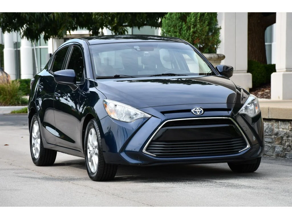 Used 2017 Abyss Toyota Base image 2