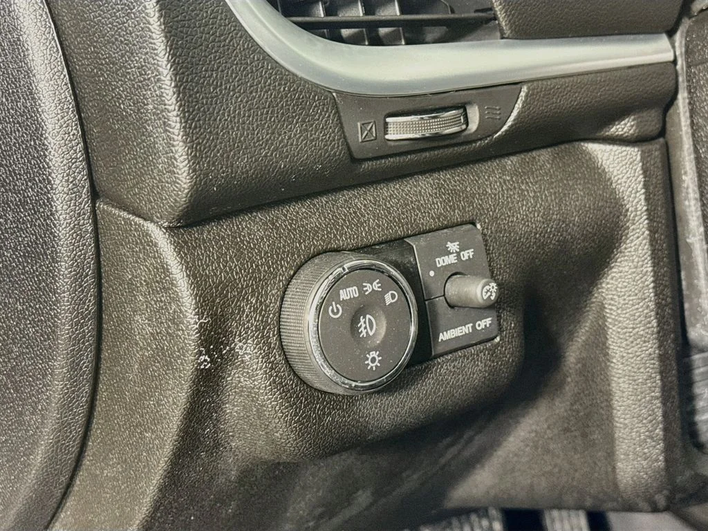 Used 2016 Black Chevrolet 2LT image 10