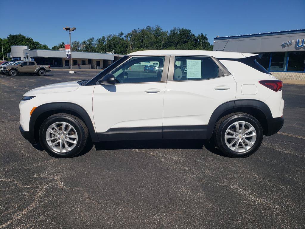 Used 2024 Summit White Chevrolet LS image 7