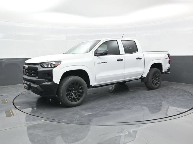 New 2026 Summit White Chevrolet WT image 3