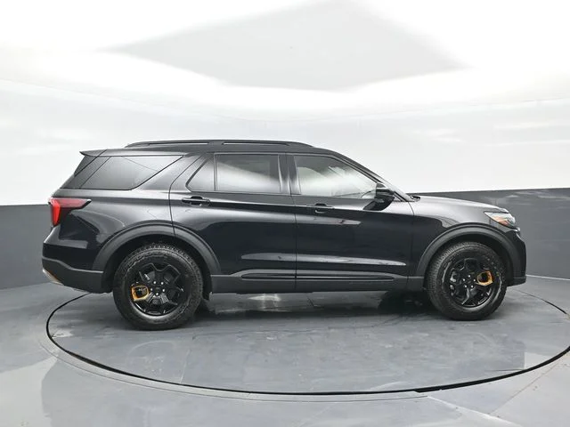 New 2026 Agate Black Metallic Ford Tremor® image 3