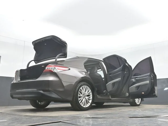 Used 2018 Brown Toyota XLE image 53