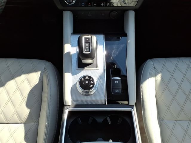 Used 2022  Mitsubishi SEL image 24