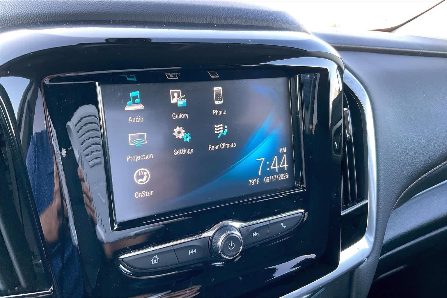 Used 2019 Summit White Chevrolet LS image 29