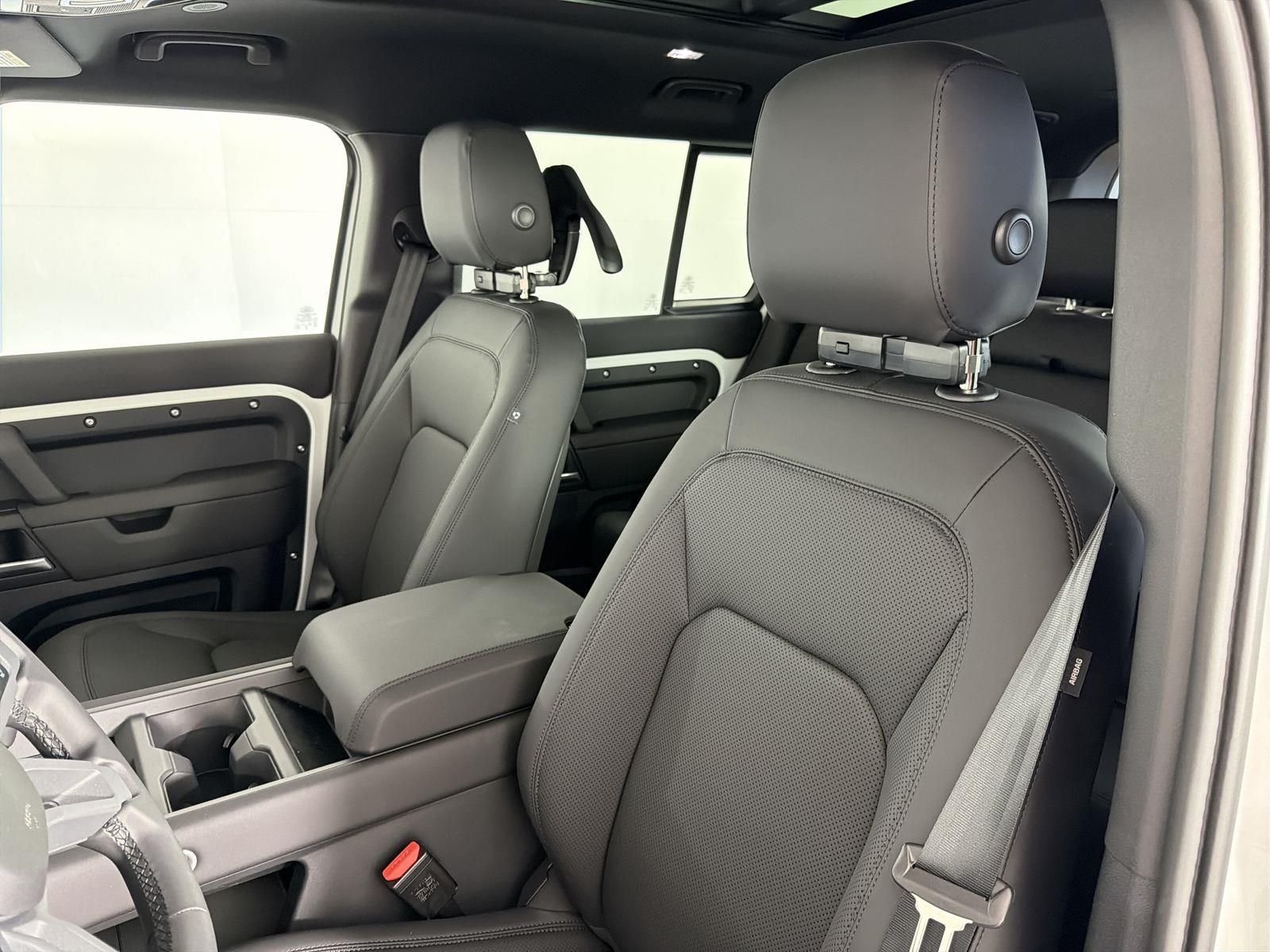 2026 Land Rover Defender X-Dynamic SE - Photo 22