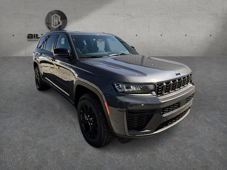 New 2026 Baltic Gray Metallic Clear-Coat Exterior Paint Jeep Altitude image 3
