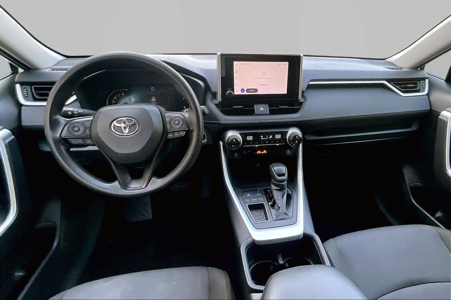 Used 2025 Ice Cap Toyota XLE image 16