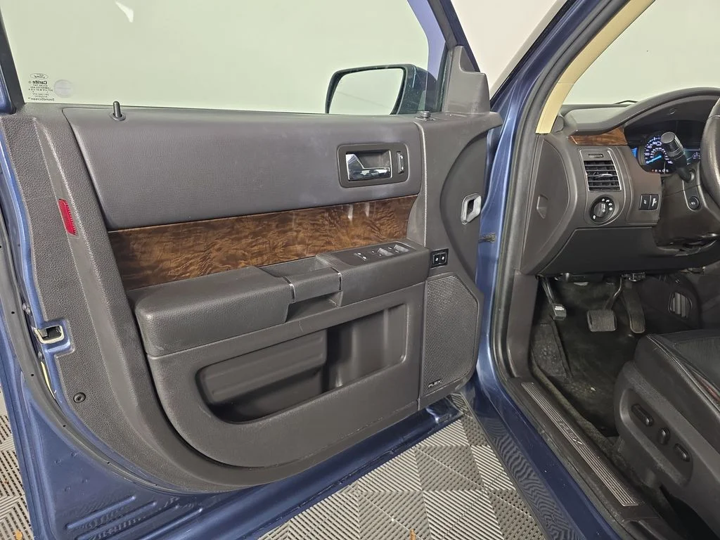 Used 2018 Blue Ford Limited image 17