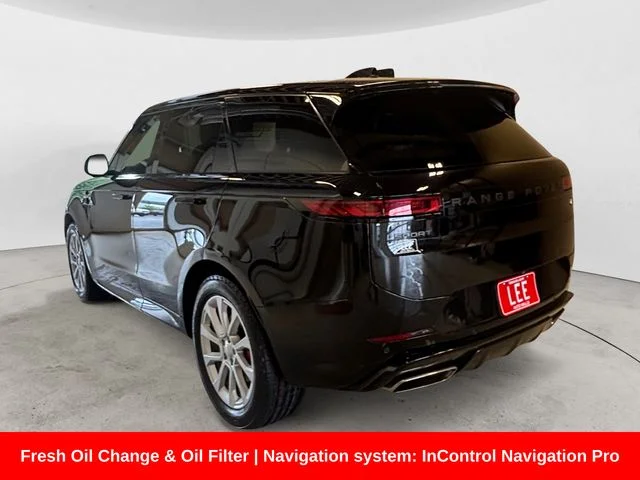 Used 2023 Black Land Rover SE Dynamic image 3