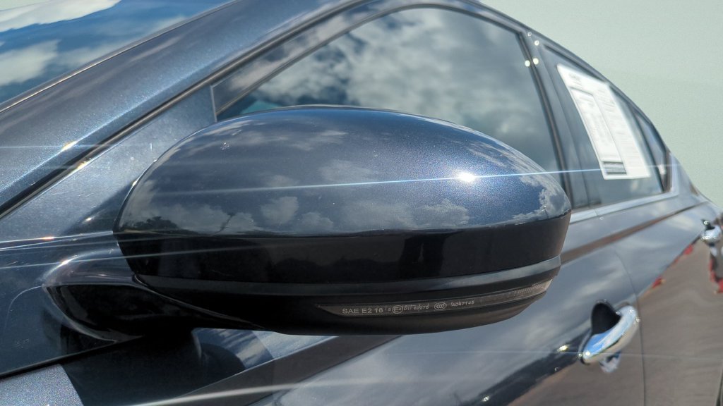 Used 2019 Blue Nissan 2.5 SL image 26