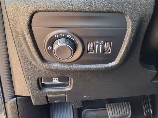New 2026 Baltic Gray Metallic Clear-Coat Exterior Paint Jeep Laredo X image 25