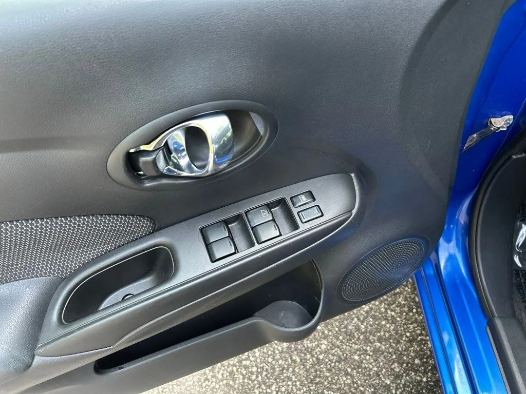 Used 2016 Blue Nissan 1.6 SV image 15