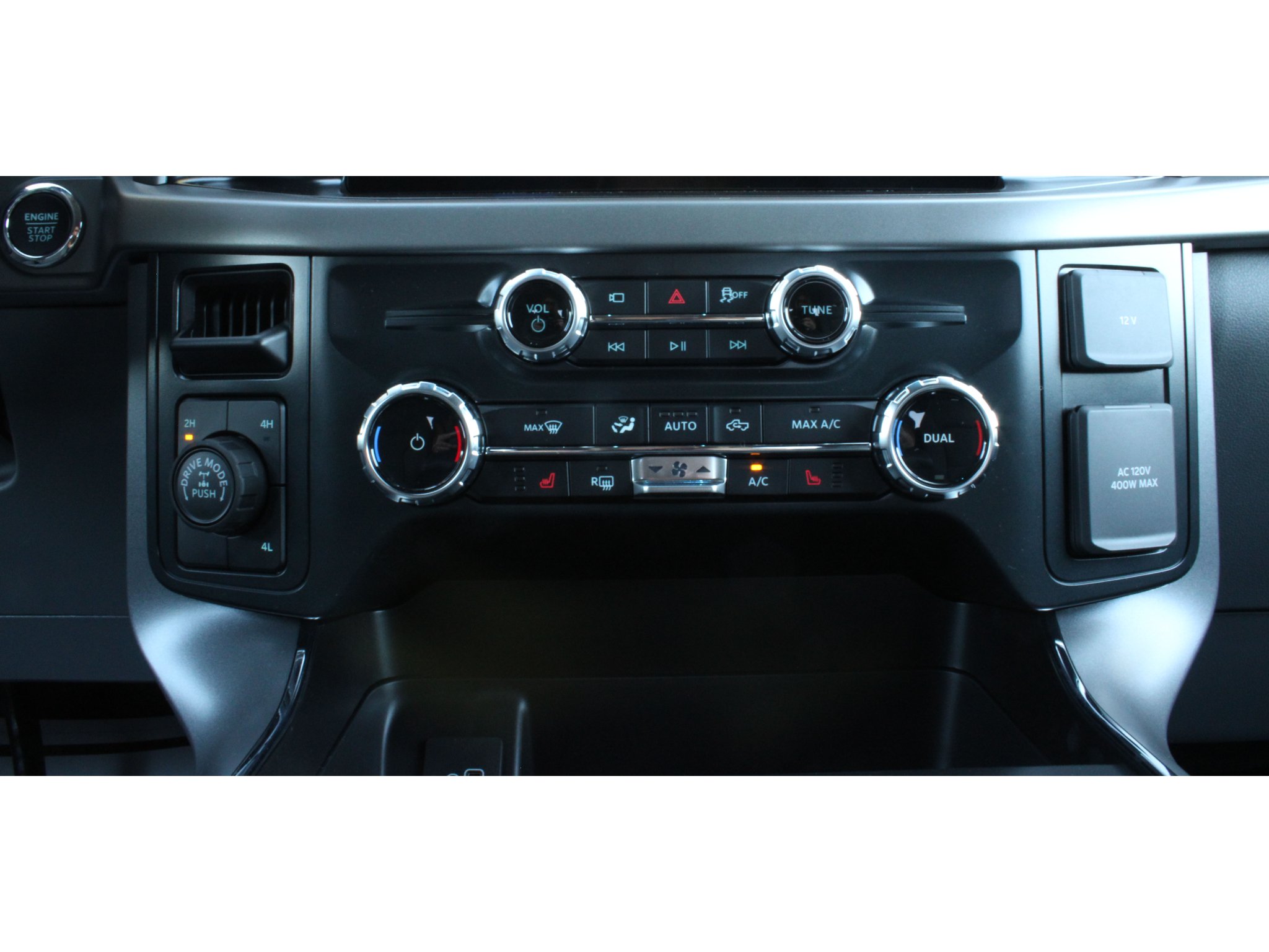 New 2026 Carbonized Gray Metallic Ford XLT image 15
