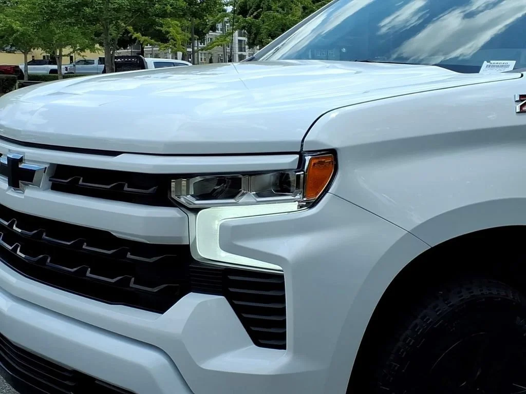 New 2026 Summit White Chevrolet RST image 26