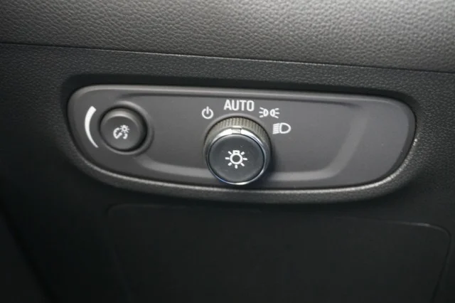 New 2026 Summit White Buick Preferred image 25