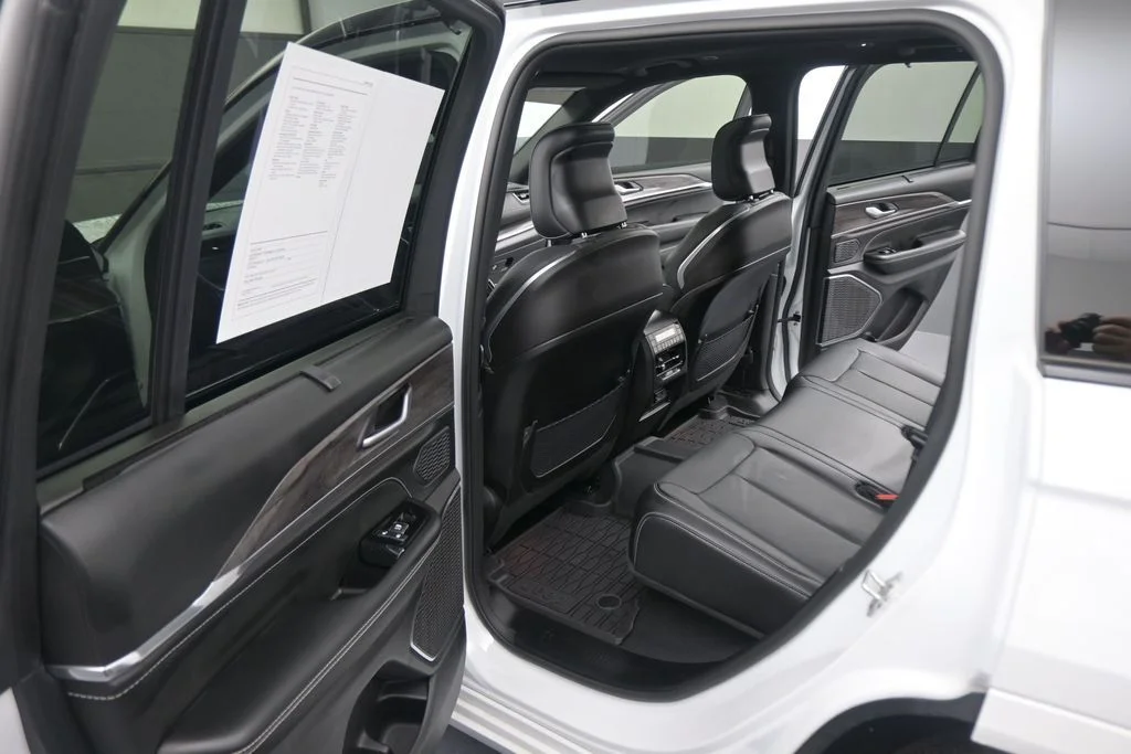 Used 2024 White Jeep Overland image 42