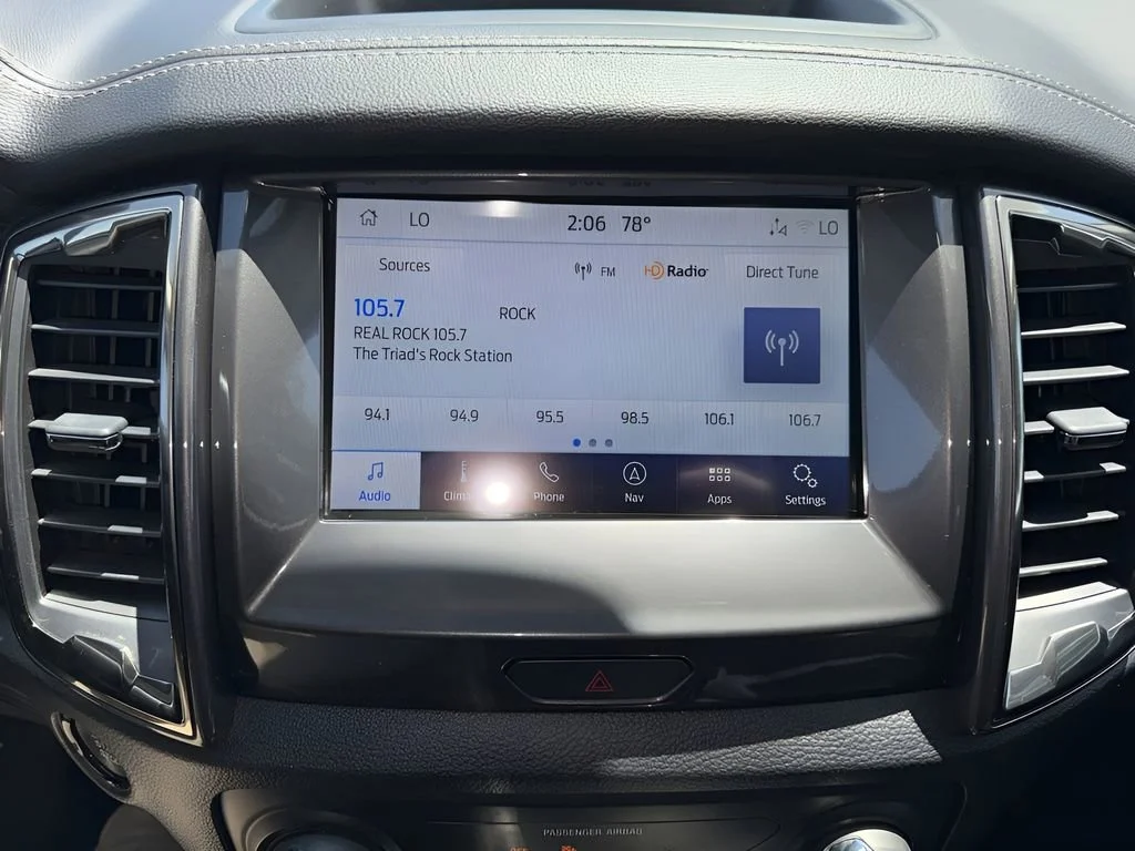 Used 2019  Ford XL image 14
