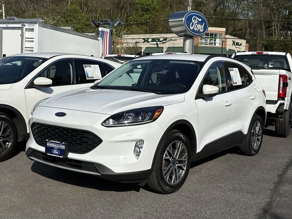 Used 2022 Oxford White Ford SEL image 3