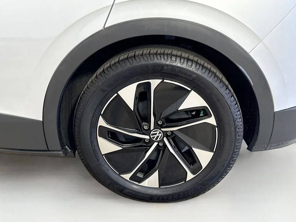 Used 2021 Silver Volkswagen Pro S image 31