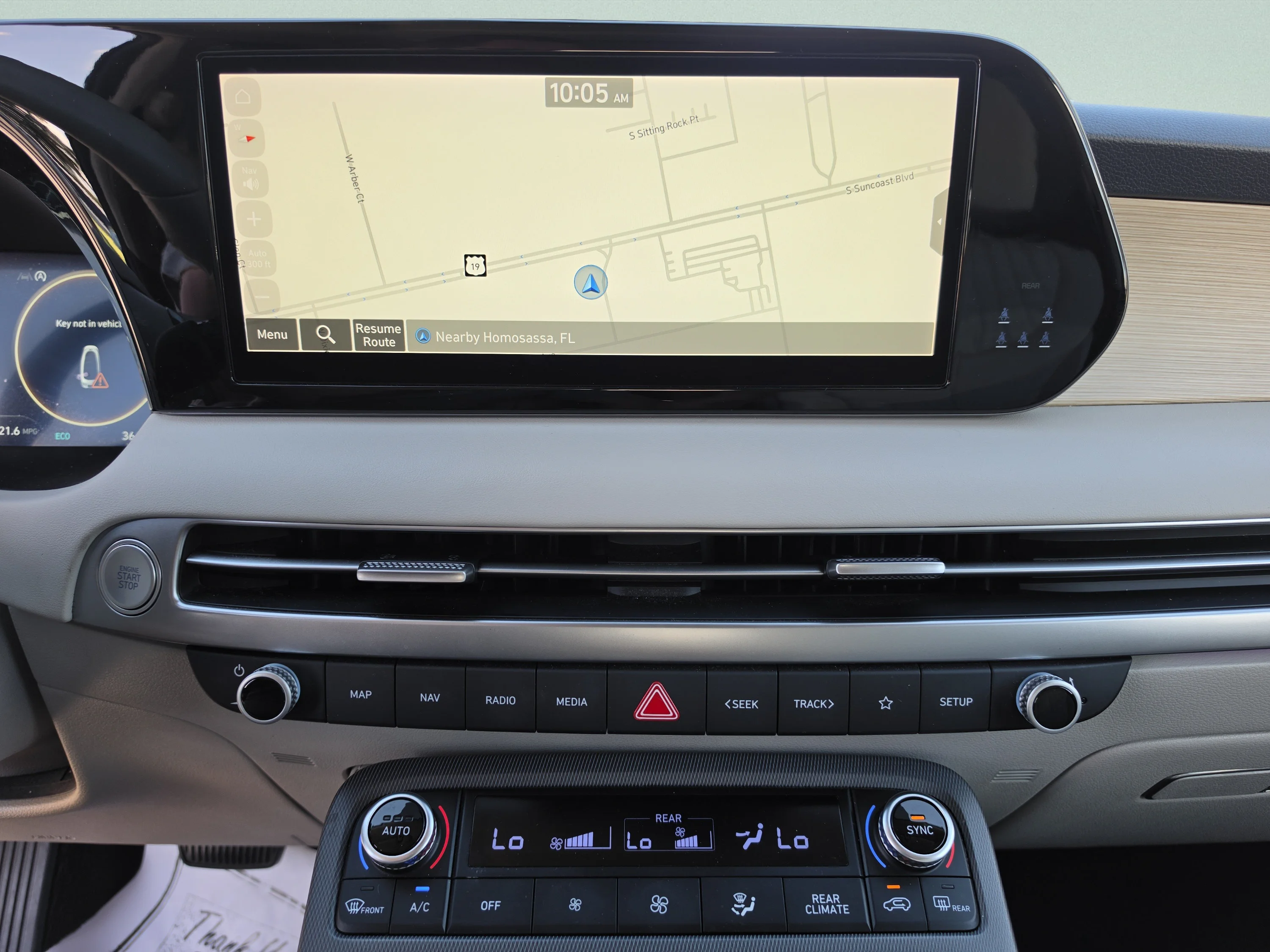 Used 2024 Moonlight Cloud Hyundai Limited image 27