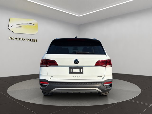 Used 2023 White Volkswagen SE image 6