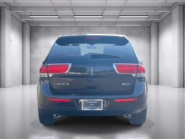 Used 2015 Brown Lincoln Base image 4