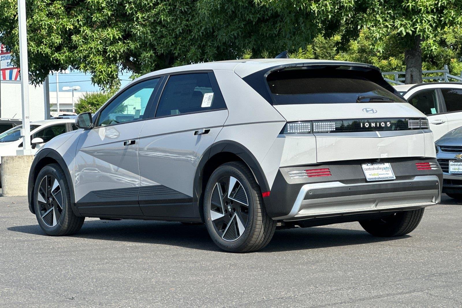 New 2026 Cyber Gray Hyundai SEL image 35