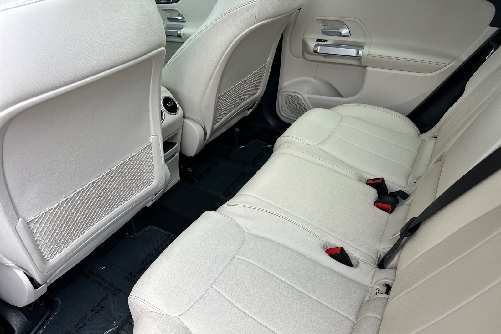 Used 2022 Gold Mercedes-Benz GLB 250 image 12