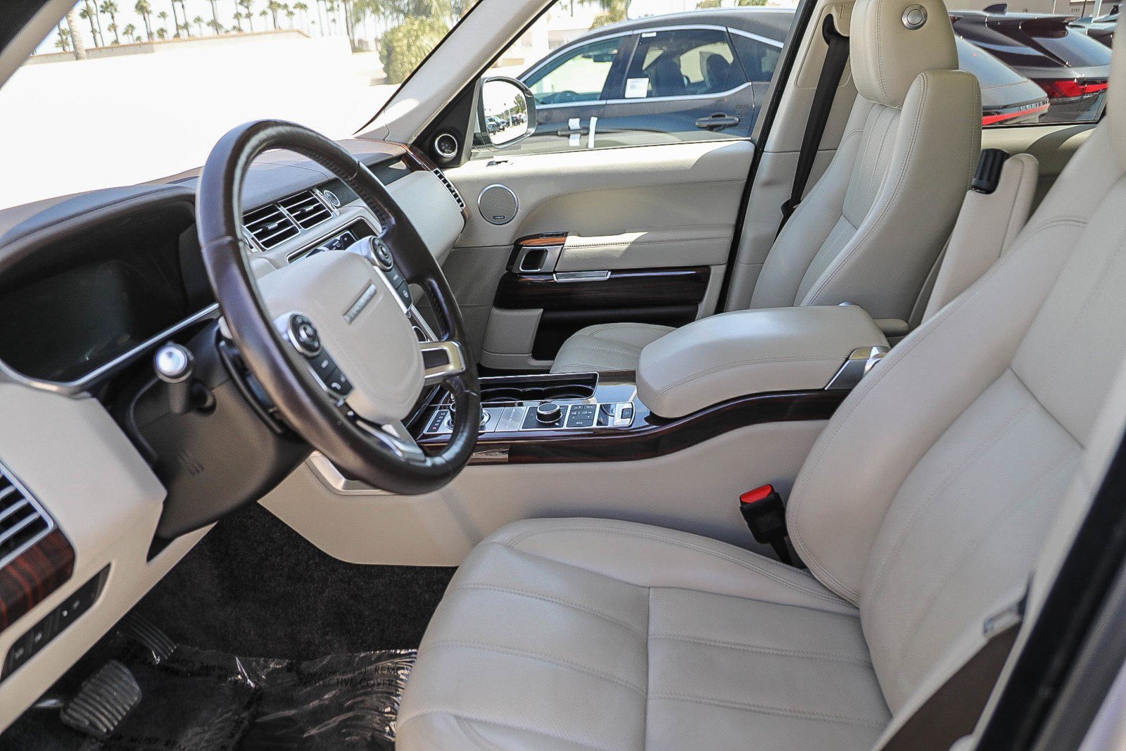 Used 2017 Indus Silver Land Rover HSE image 16