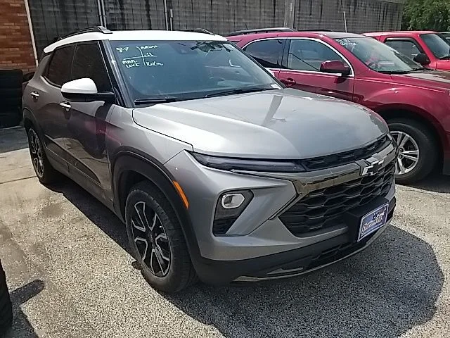 Used 2025 Gray Chevrolet ACTIV image 3