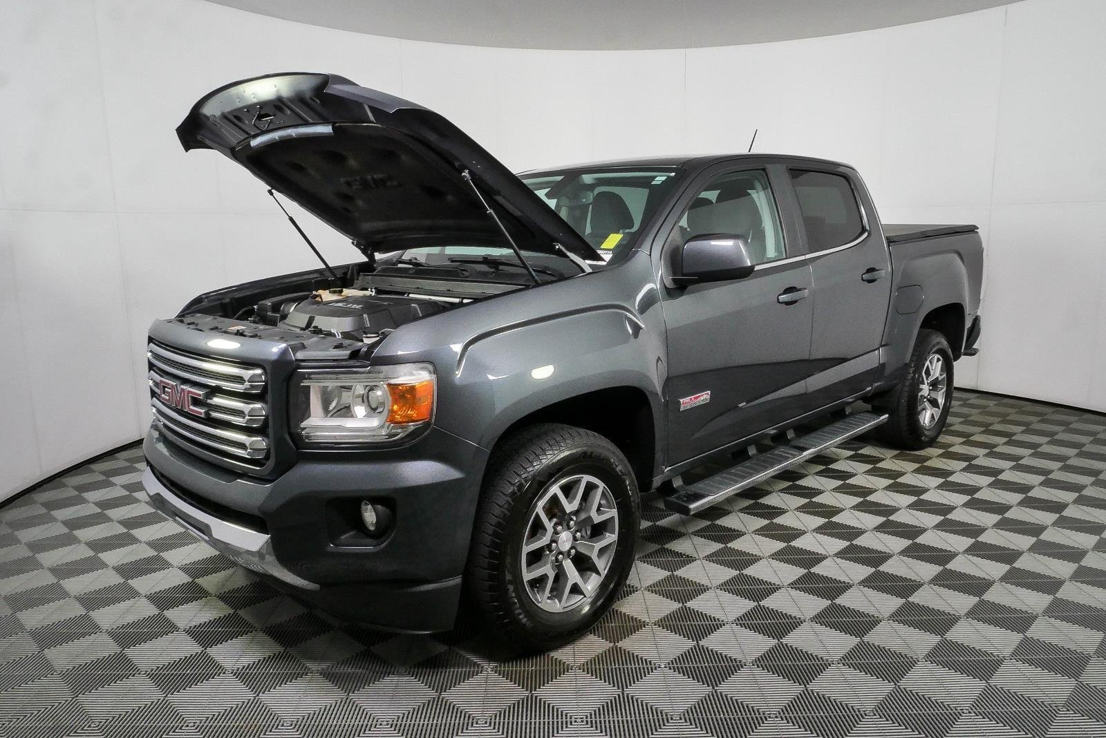 Used 2016 CYBER GRAY METALLIC GMC 4WD SLE image 30