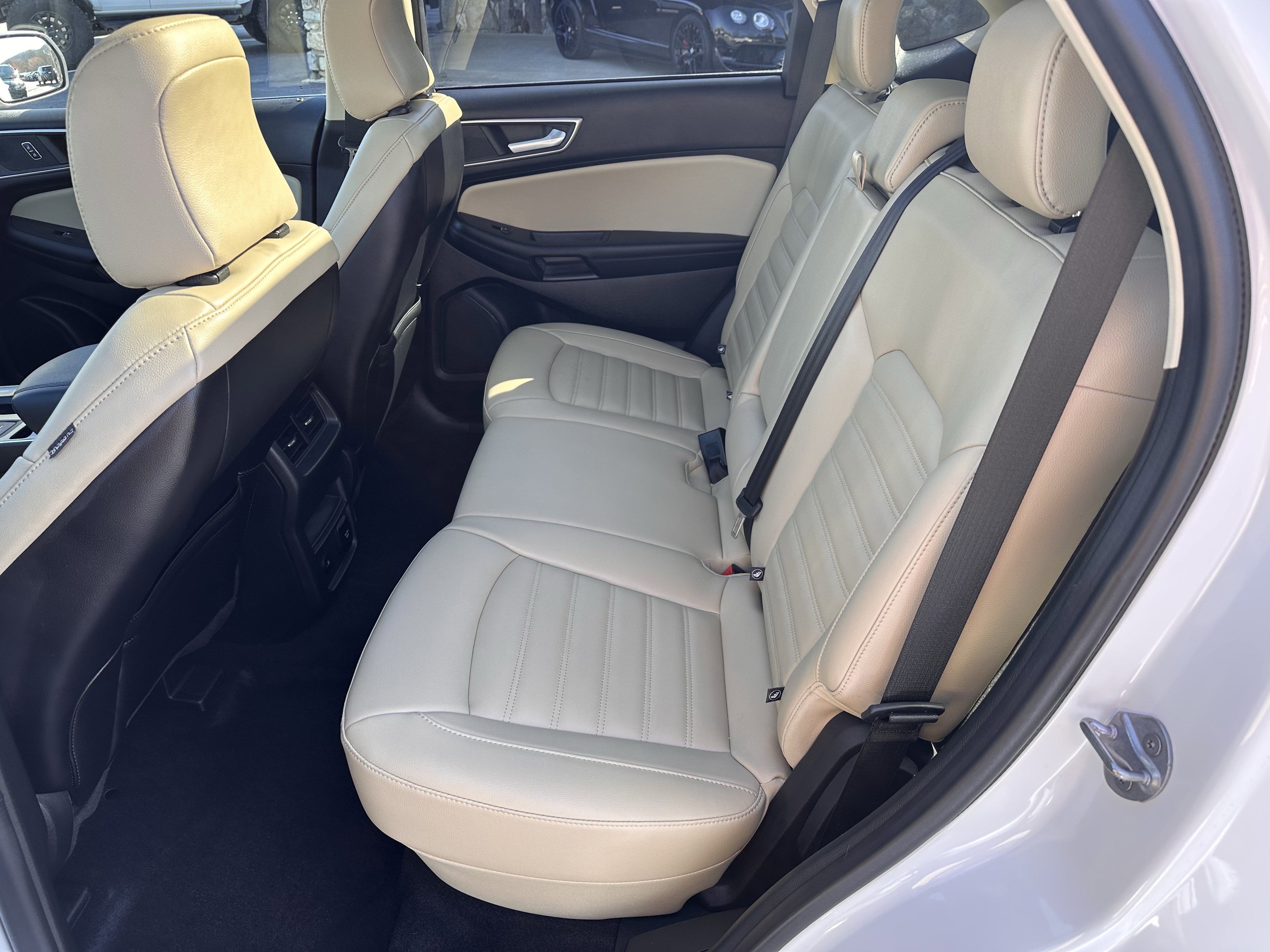 Certified Used 2022 Star White Metallic Tri-Coat Ford SEL image 12