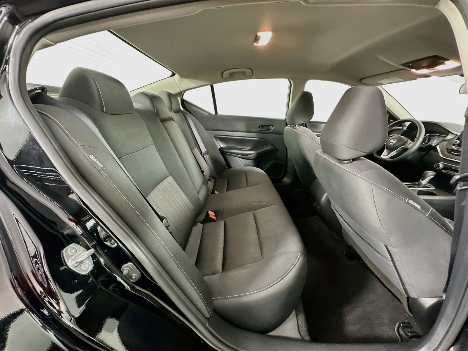 Used 2025 Super Black Clearcoat Nissan 2.5 SV image 24