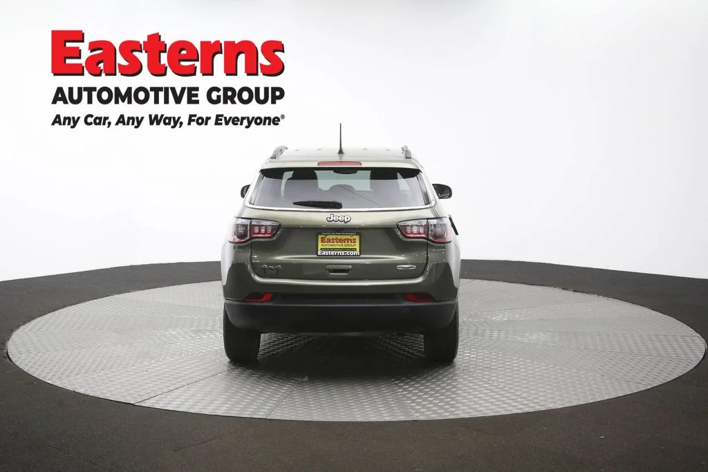Used 2021 Green Jeep Latitude image 37
