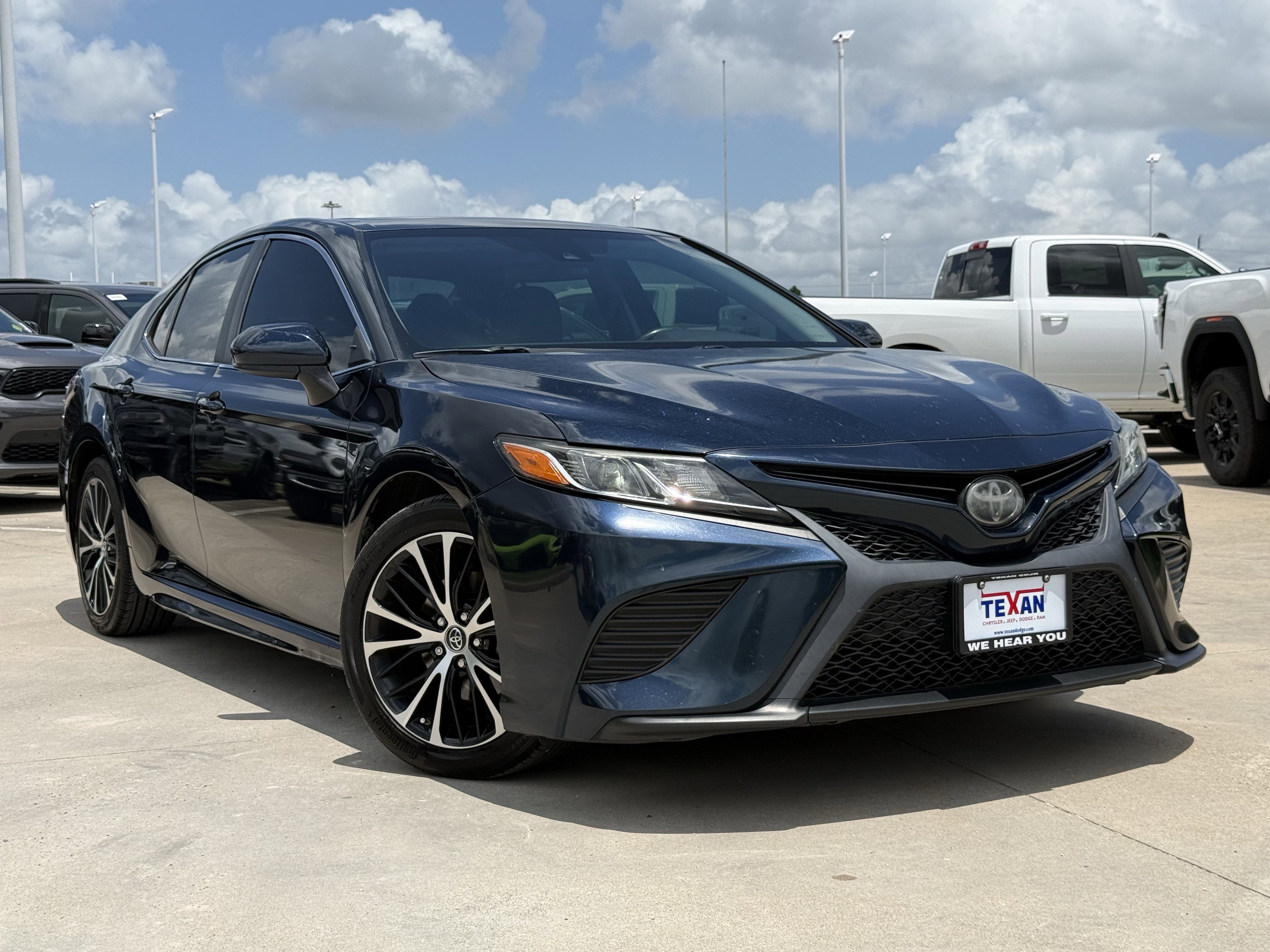 Used 2019 Toyota Camry SE with VIN 4T1B11HKXKU702447 for sale in Humble, TX