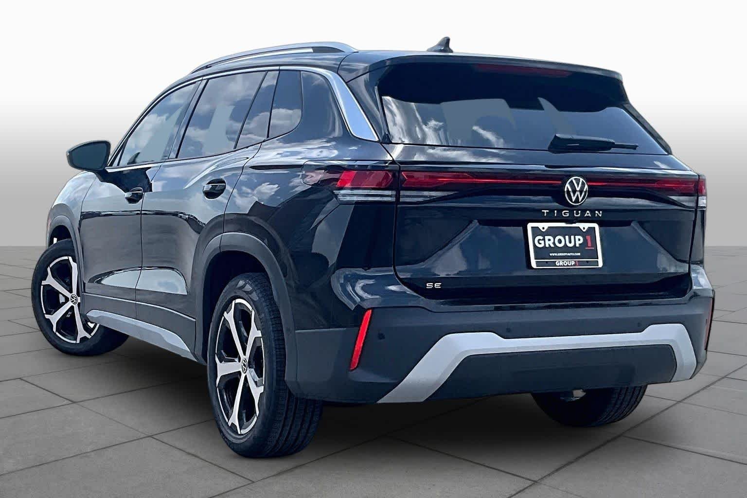New 2026 Deep Black Pearl Volkswagen 2.0T SE image 12
