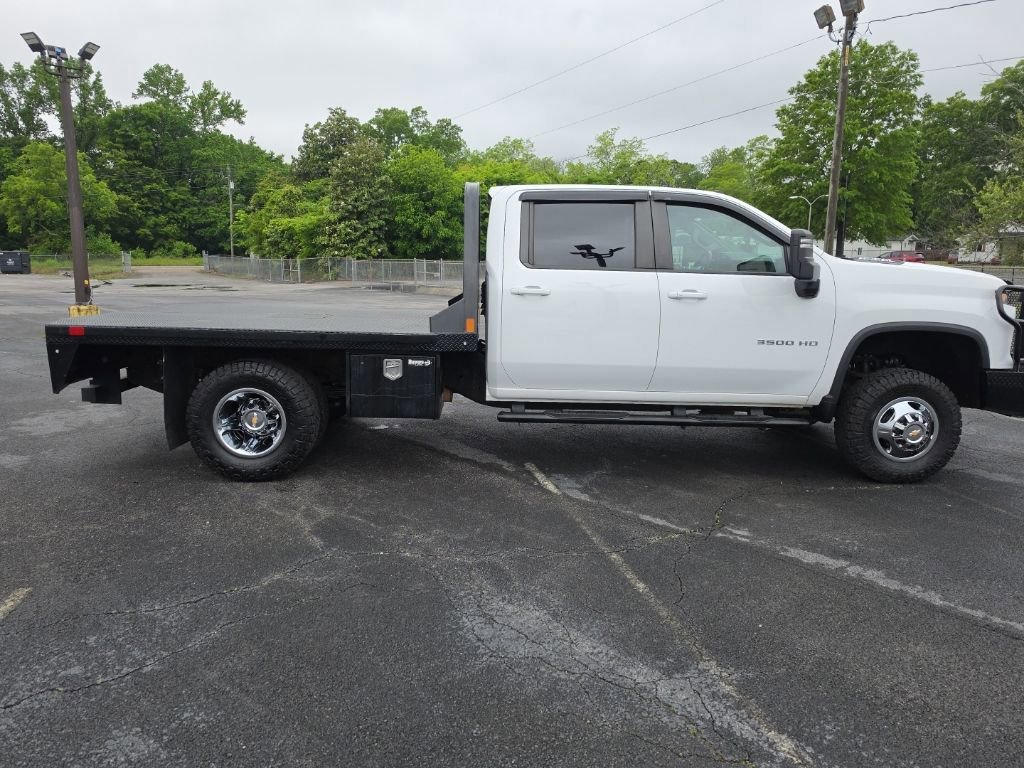 Used 2024 Summit White Chevrolet LT image 7