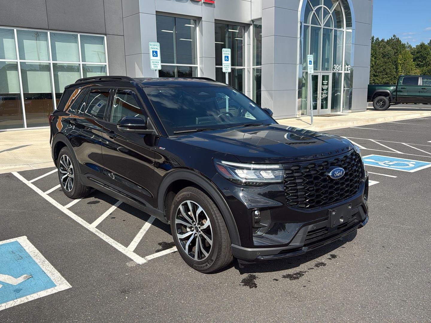 Used 2025 Agate Black Metallic FORD STLINE image 3