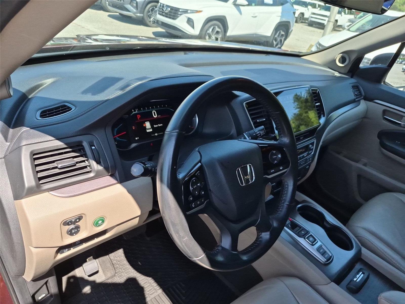 Used 2022 DEEP SCARLET PEARL Honda SE image 19