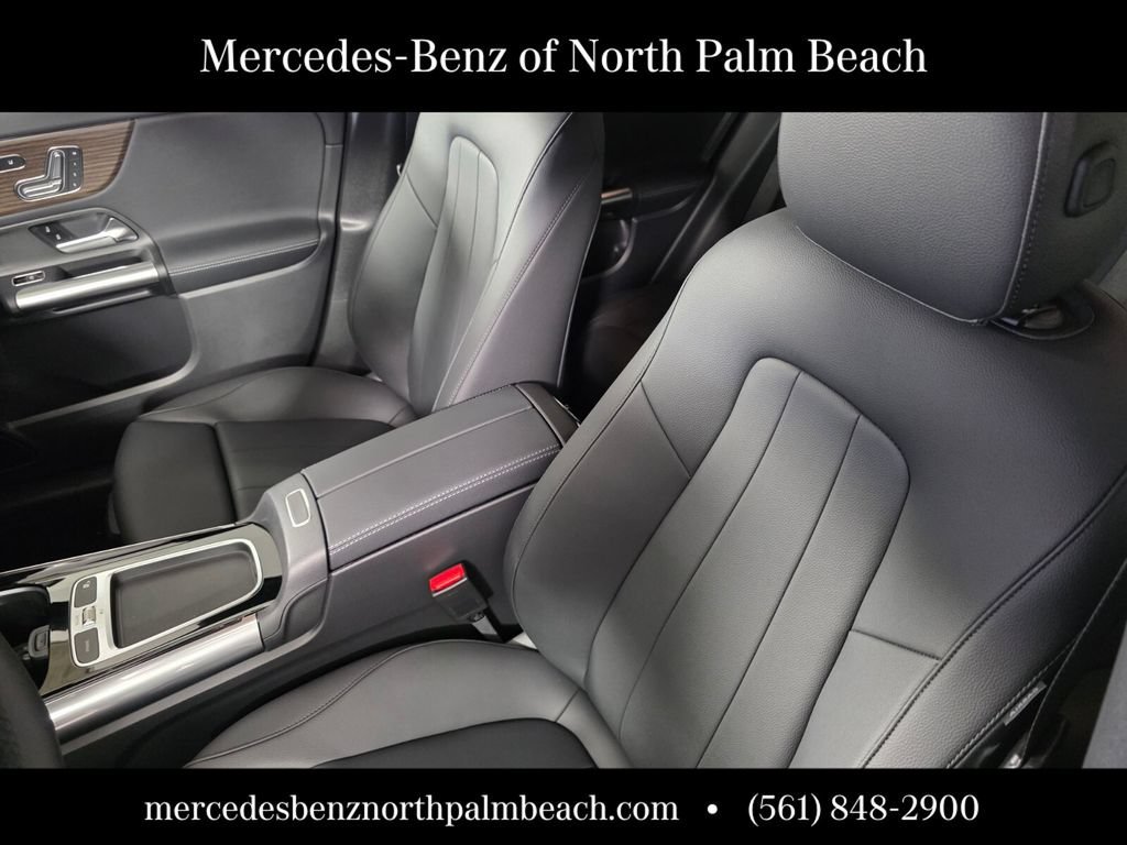 New 2026 Night Black Mercedes-Benz GLA 250 image 36