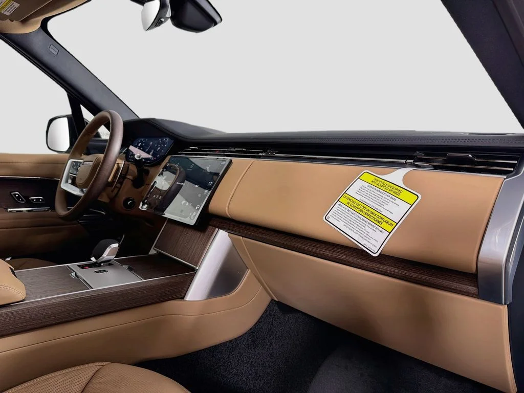 New 2026 Fuji White Land Rover SE image 31