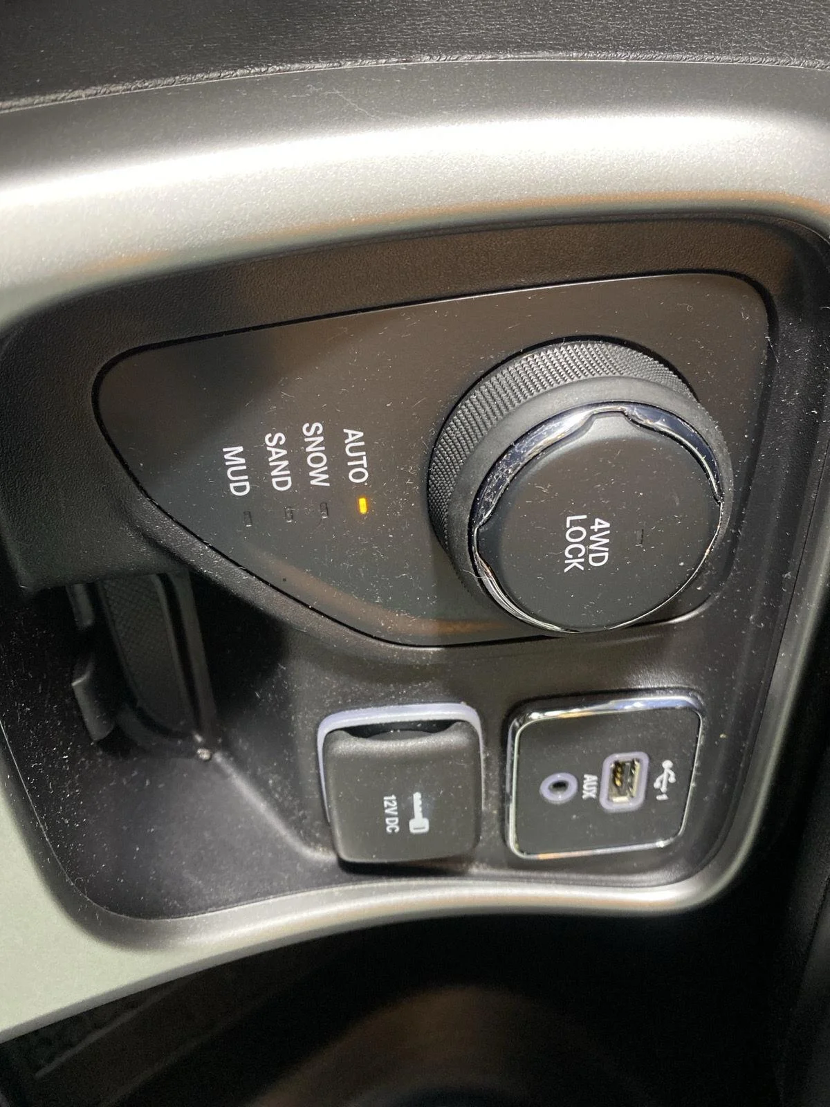 Used 2020 Laser Blue Pearlcoat Jeep Latitude image 21
