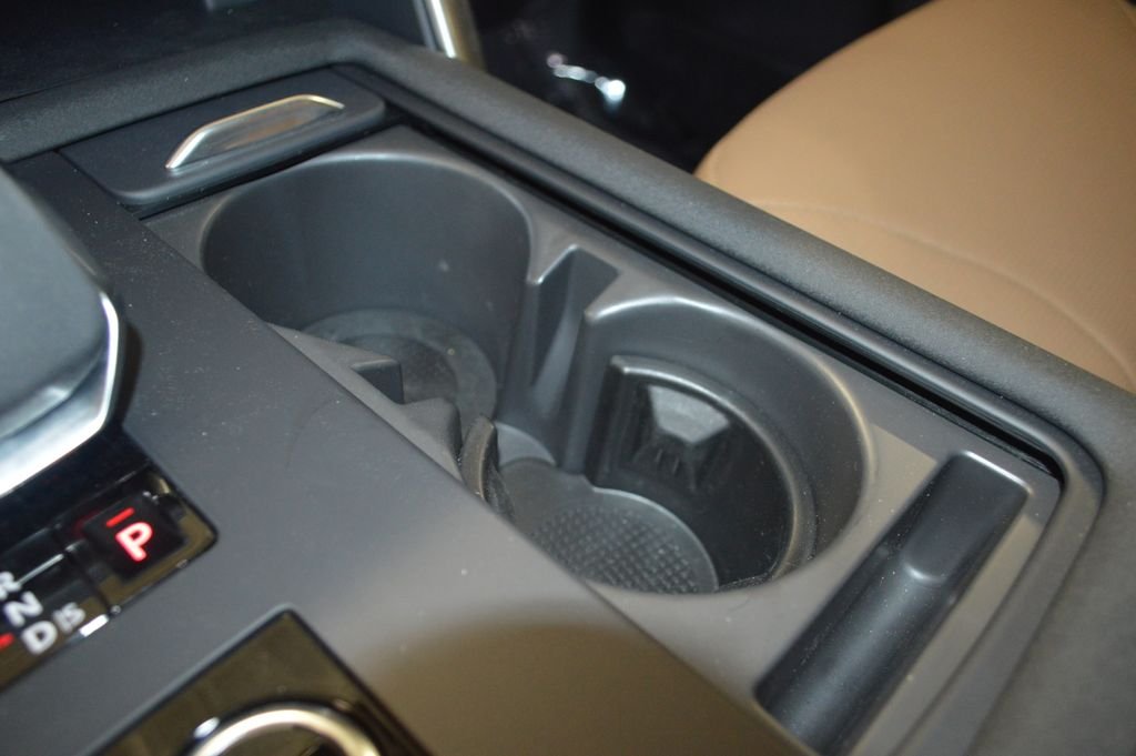 Used 2025 Gray Land Rover Metropolitan Edition image 36
