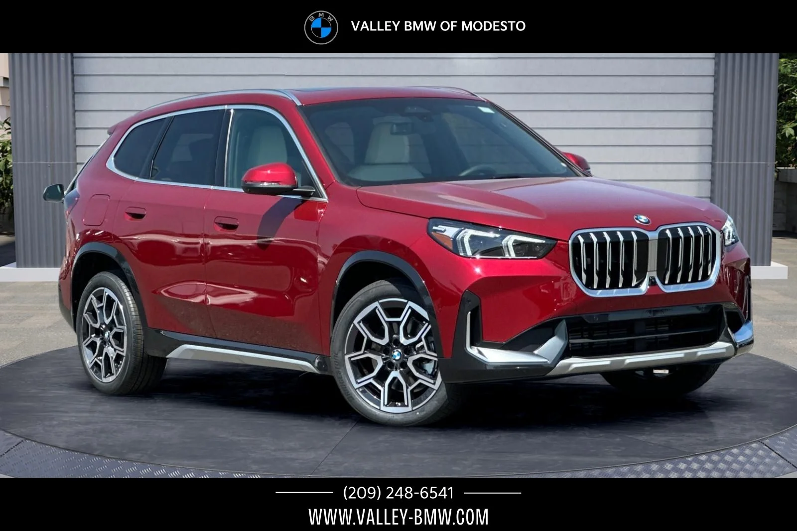 New 2026 Vegas Red Metallic BMW xDrive28i image 1