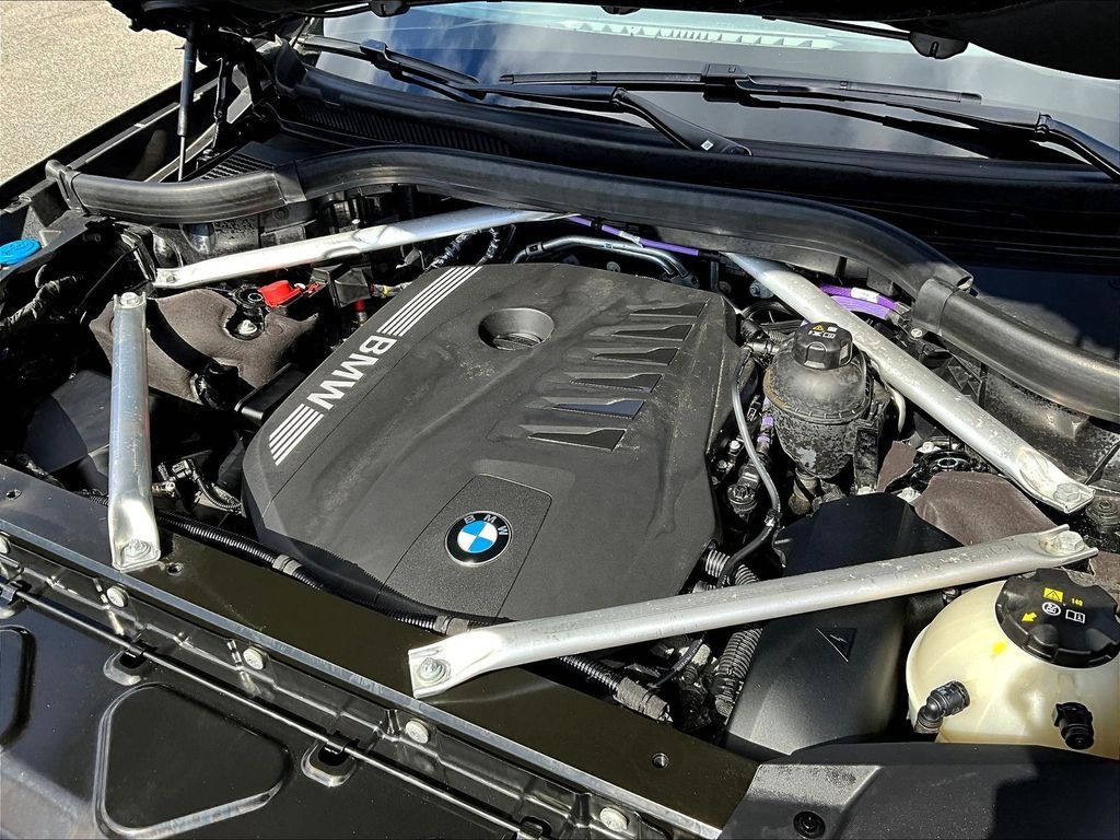 Used 2025 Black BMW xDrive40i image 36