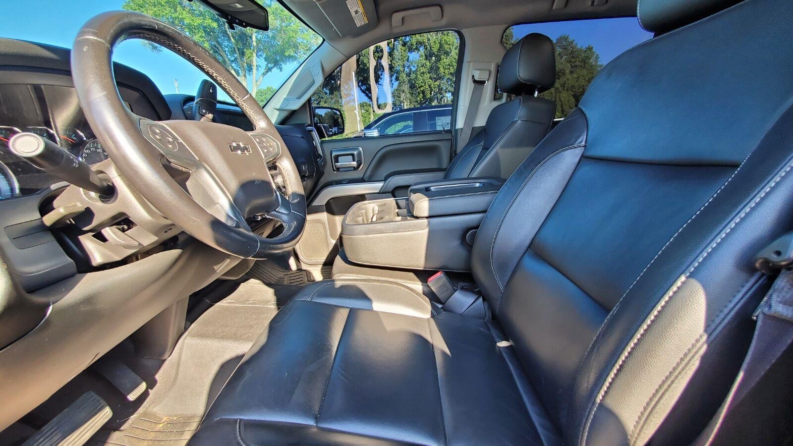 Used 2018 BLACK Chevrolet LT image 3