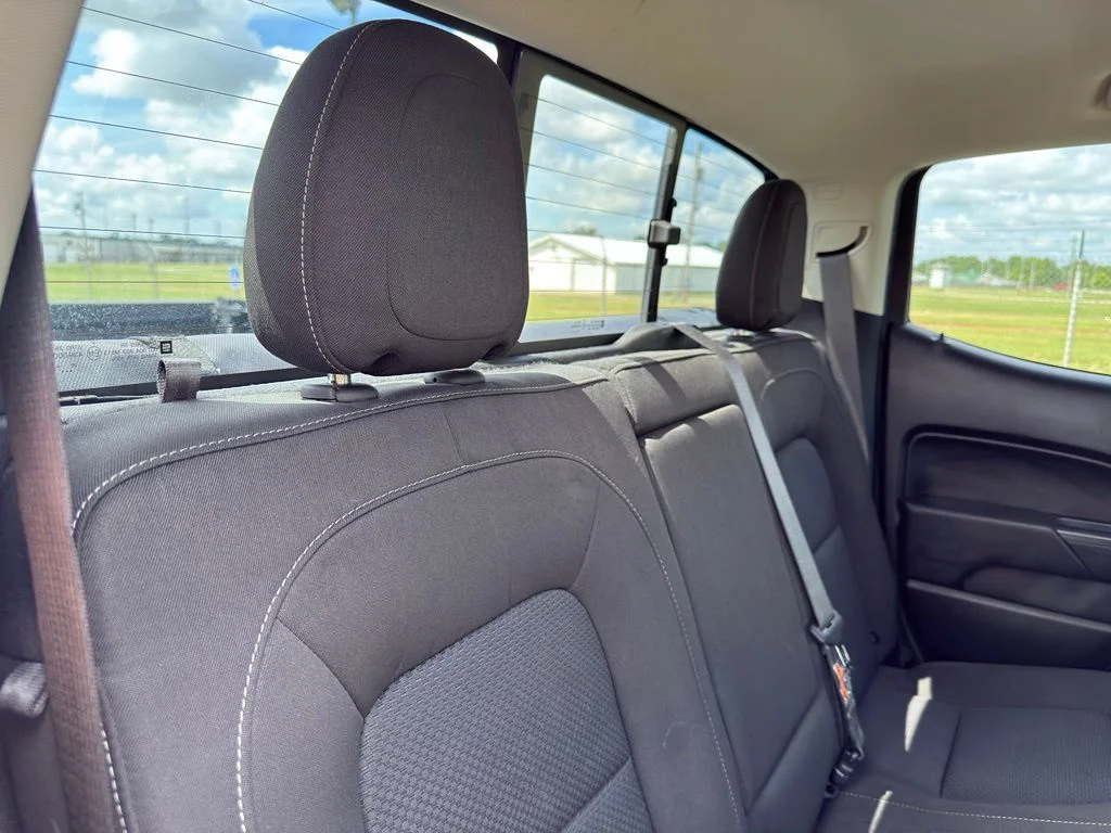 Used 2021 White Chevrolet LT image 33