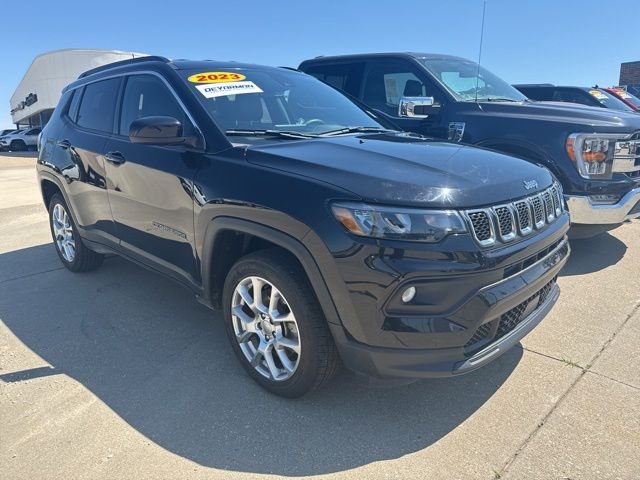 2023 Jeep Compass Latitude Lux 4X4's photo