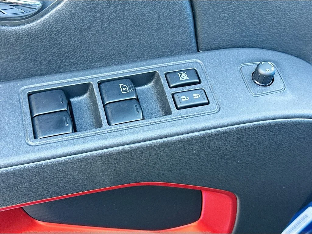 Used 2025 Blue Nissan PRO-4X image 17