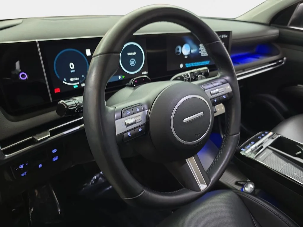 Used 2025 White Hyundai Limited image 19